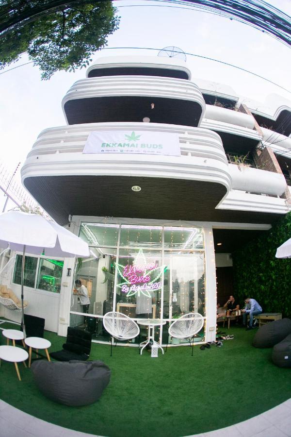 420 Hostel - Ekkamai Buds & Beds Bangkok Dış mekan fotoğraf