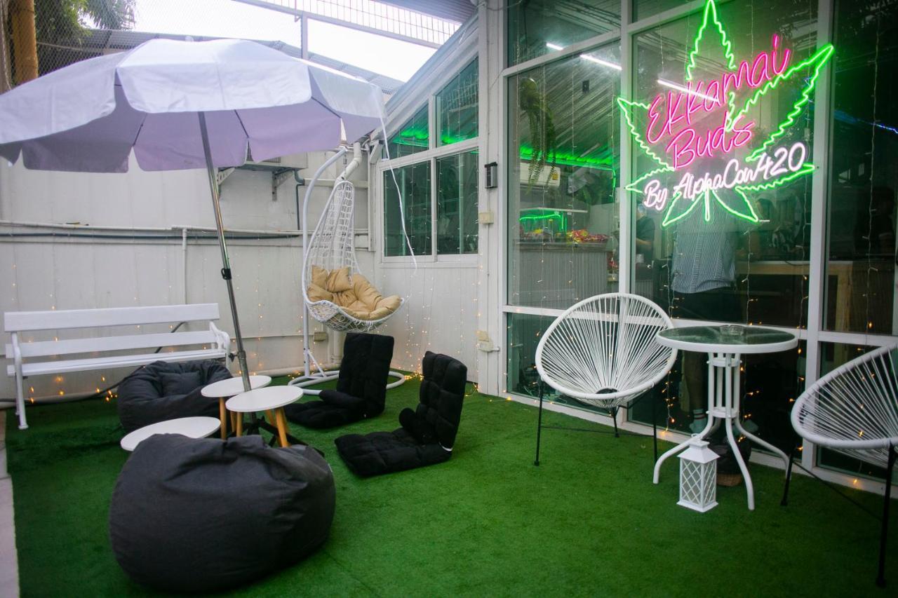 420 Hostel - Ekkamai Buds & Beds Bangkok Dış mekan fotoğraf