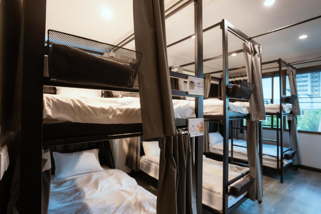 420 Hostel - Ekkamai Buds & Beds Bangkok Dış mekan fotoğraf