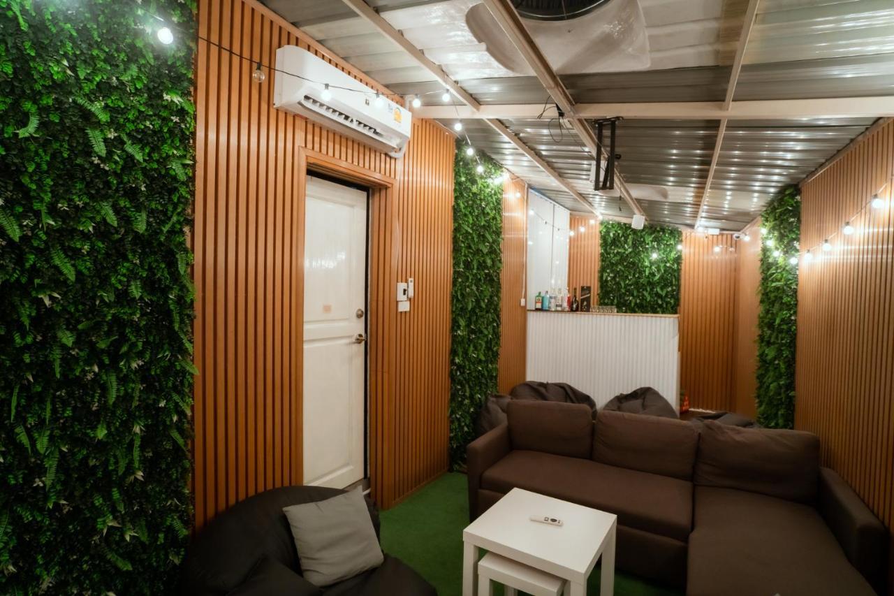 420 Hostel - Ekkamai Buds & Beds Bangkok Dış mekan fotoğraf