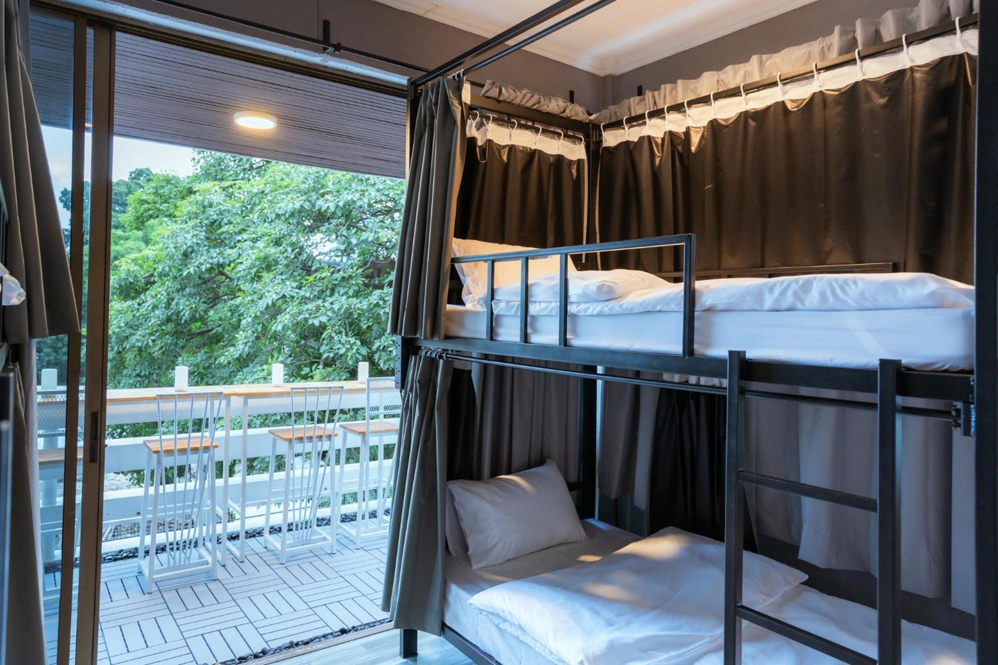 420 Hostel - Ekkamai Buds & Beds Bangkok Dış mekan fotoğraf