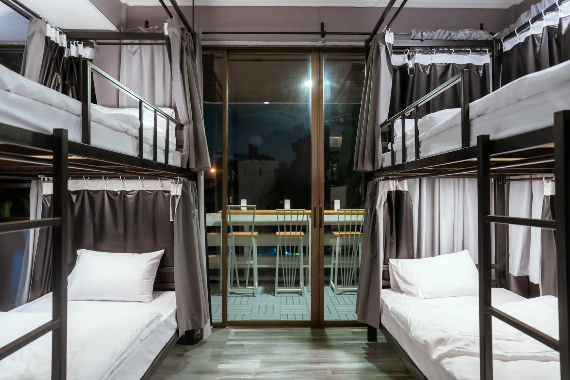 420 Hostel - Ekkamai Buds & Beds Bangkok Dış mekan fotoğraf