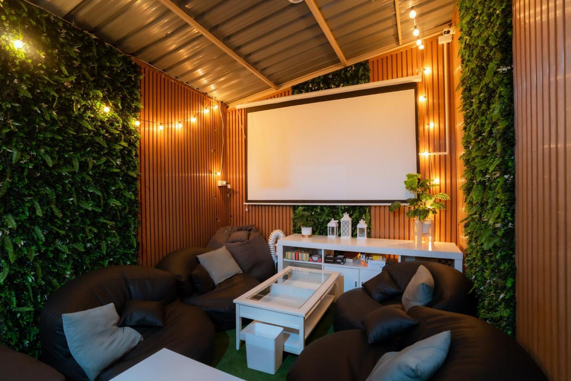 420 Hostel - Ekkamai Buds & Beds Bangkok Dış mekan fotoğraf