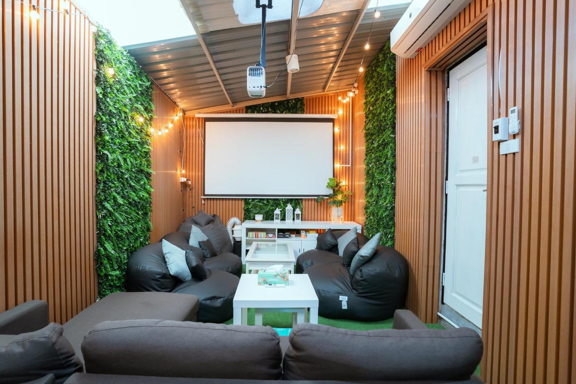 420 Hostel - Ekkamai Buds & Beds Bangkok Dış mekan fotoğraf
